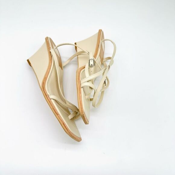 Gemini Ankle Strap Wedge Sandal (Women)
Dolce Vita - Picture 4 of 5